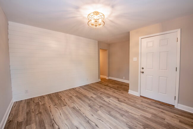 sala de estar - 919 S State St