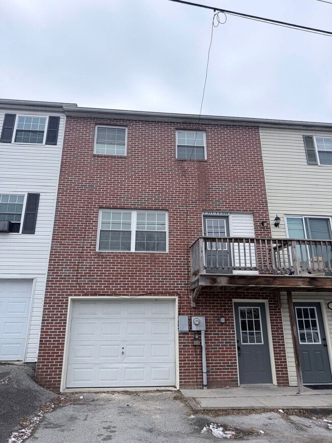 Photo - 52 S Front St