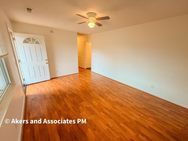 Photo - 3 Prestbury Dr