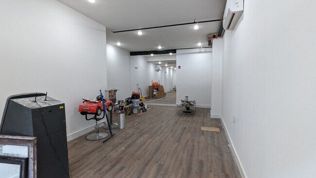 Photo - 2006 N Front St Unit Commercial