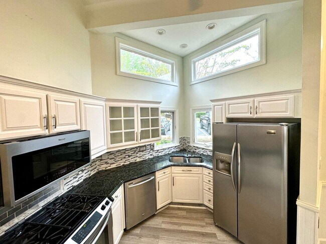 Photo - 14051 Queens Harbor Rd