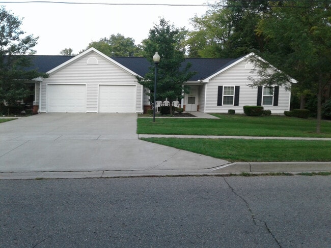 Photo - Hampton Pointe