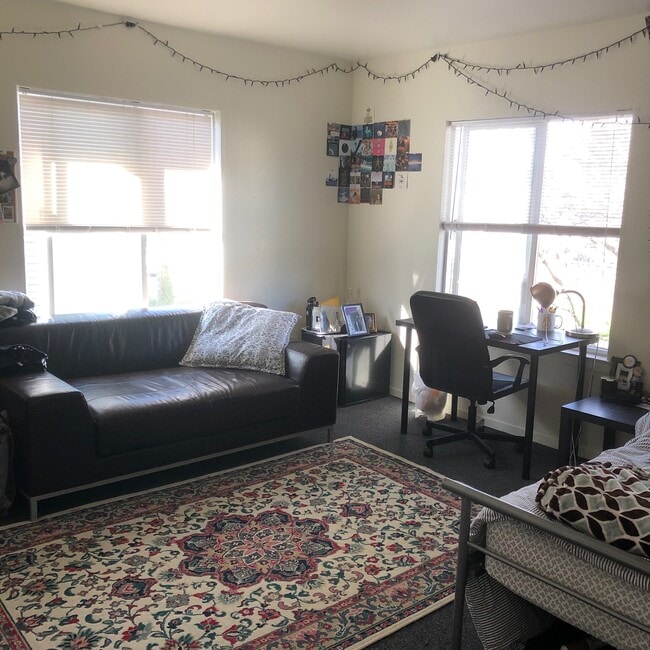 Photo - 2214 Parker St