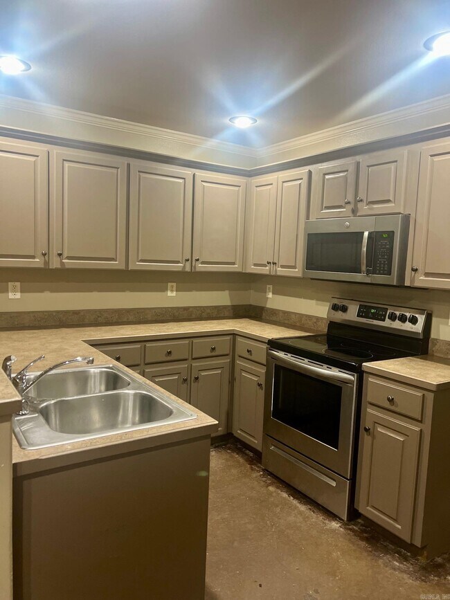 2509 Ridgecrest Rd Townhome Townhome Rental in Bryant AR