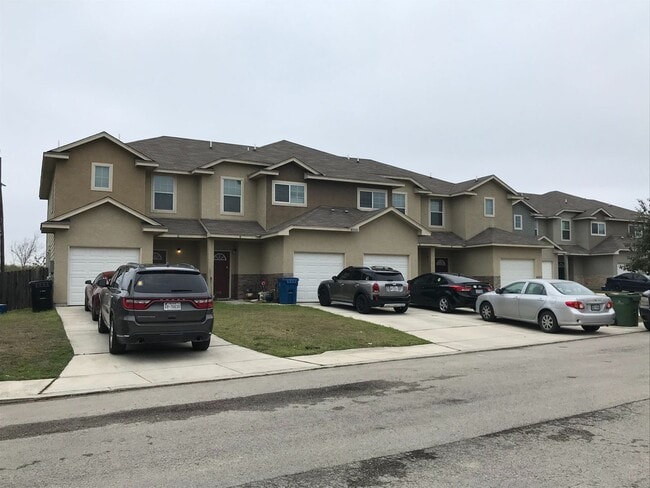 Building Photo - Townhome for rent