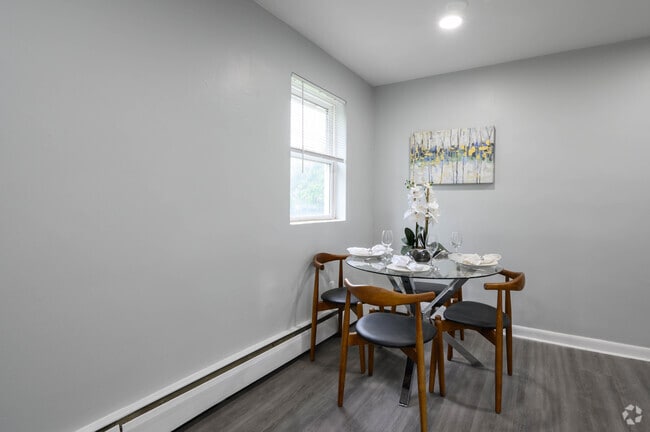 1HAB, 1BA - 650SF Espacio de comedor