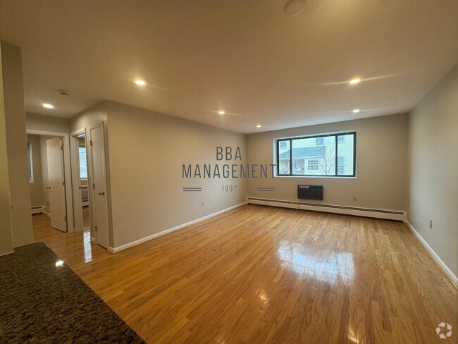 Building Photo - 28 Brentwood St Unit 5 Rental