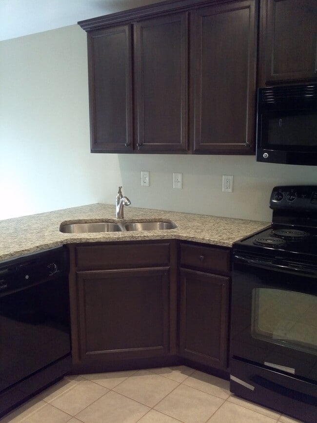 Photo - 9010 Holmes Ln