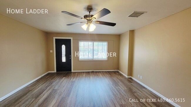 Photo - 2226 E Mitchell Dr