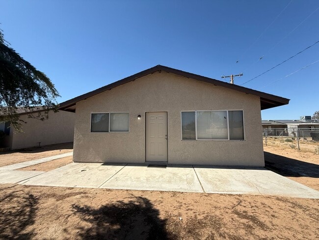 Building Photo - 3711 Unit 3