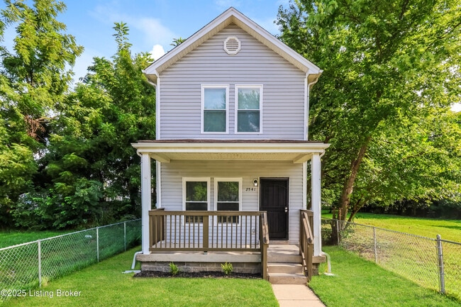 Building Photo - 2541 Rowan St Rental