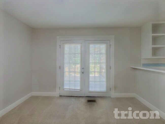 Photo - 4807 Alpine Dr SW