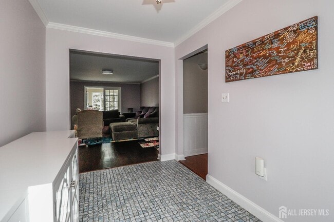 Photo - 71 Woodbridge Ave