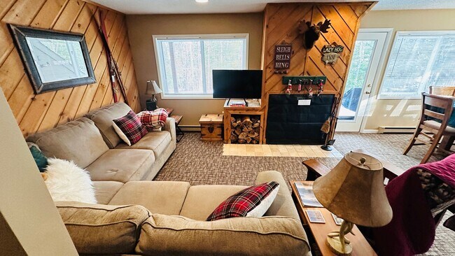 Photo - Seasonal 6 Month Lease Available!  $1,700/ mo Charming Two-Bedroom Condo in Waterville, NH!