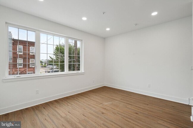 Photo - 528 W Berks St