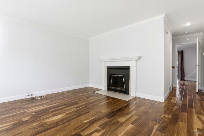 Photo - 122 Mariner Green Ct