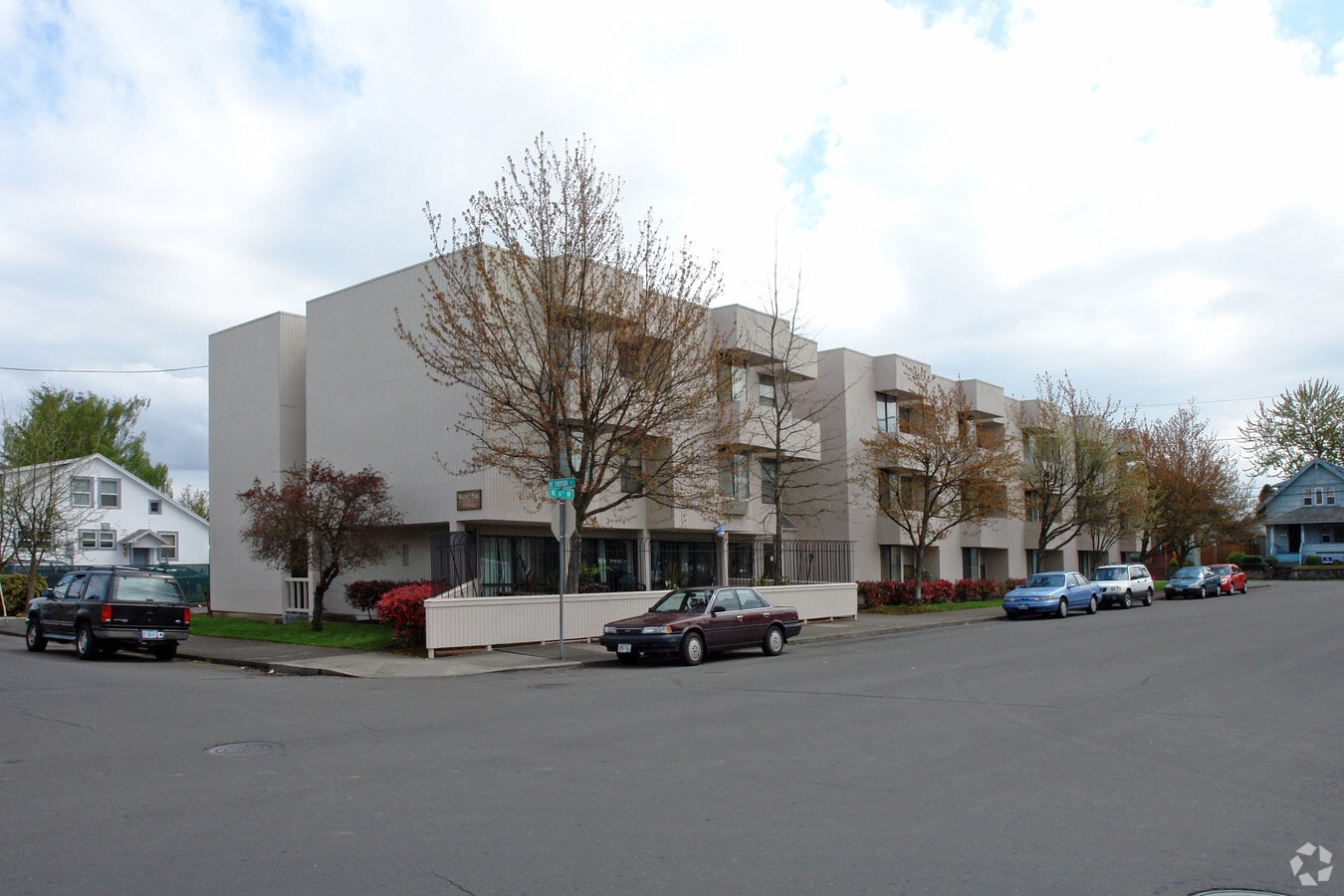 Walnut Park Apartments - Walnut Park Apartments
