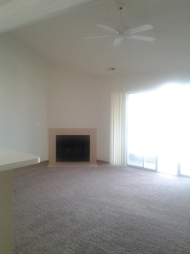 Stonegate Park Apartments - 3rd Floor - Stonegate Park Apartments - 3rd Floor Unit 303