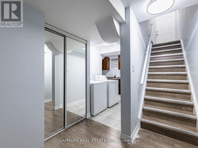 Photo - 325 Trudeau Dr