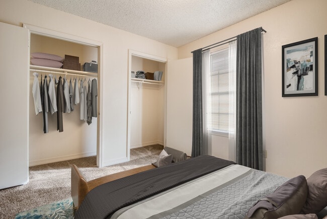 Photo - C&W Grandview Apartments