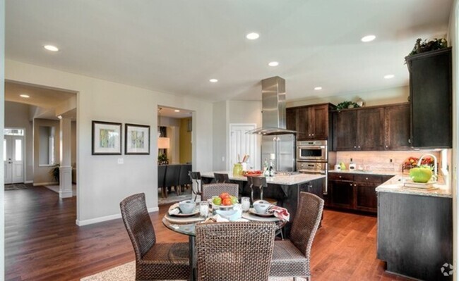 Building Photo - Lovely, Spacious home in Renton Highlands ...