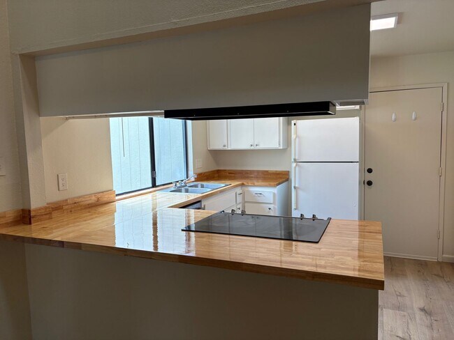 Photo - Colusa Ave Unit 1682 Colusa Ave