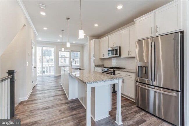 Photo - 8159 Tompkins St