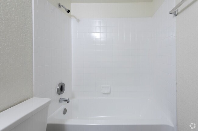 1BR, 1BA - 471 SF - Bathroom - Mountain Vista