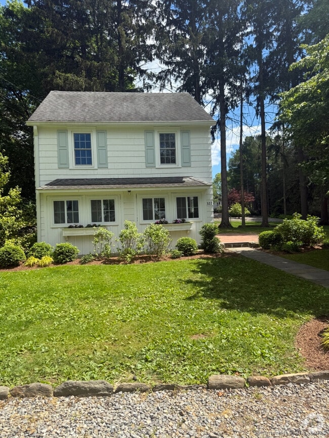 Building Photo - 320 Greens Farms Rd Rental