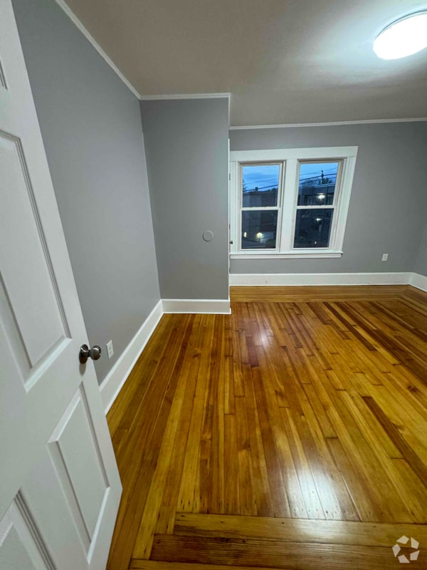 Building Photo - 12 Lucretia Ave Unit 3 Rental