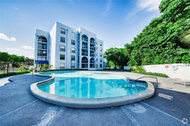 Building Photo - 9460 Fontainebleau Blvd Unit 130 Rental