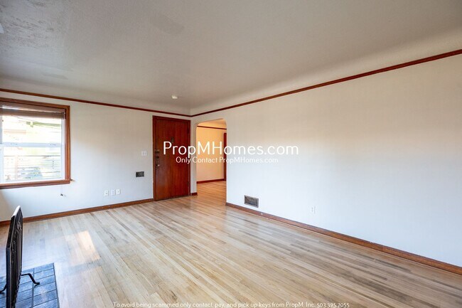 Photo - 4 Bedroom in the Heart of Sellwood! Fenced Backyard and Huge Basement!