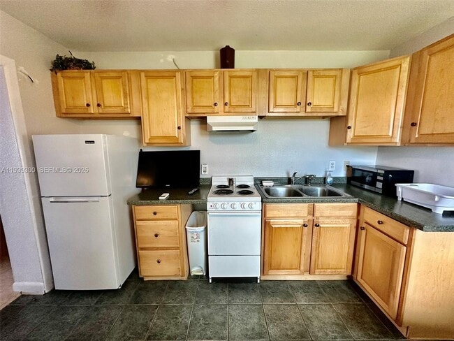 Photo - 6268 US-441 Unit back