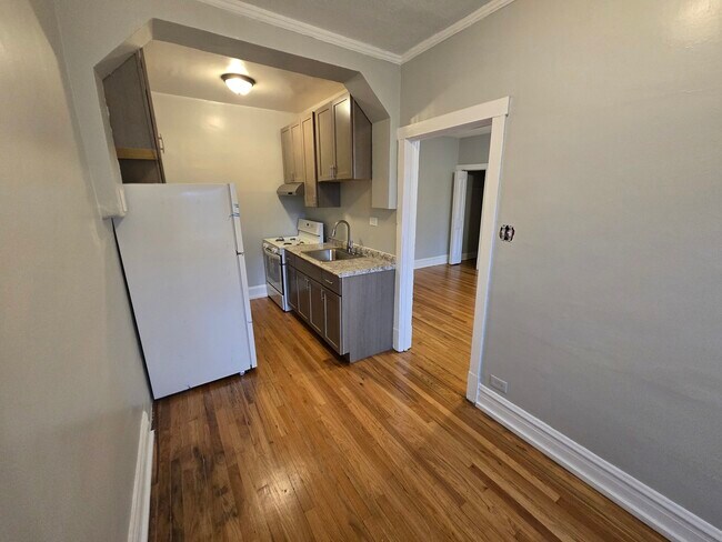 Photo - 3412 W Montrose Ave Unit 106