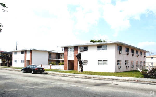 Photo - 1771 SW 6th St