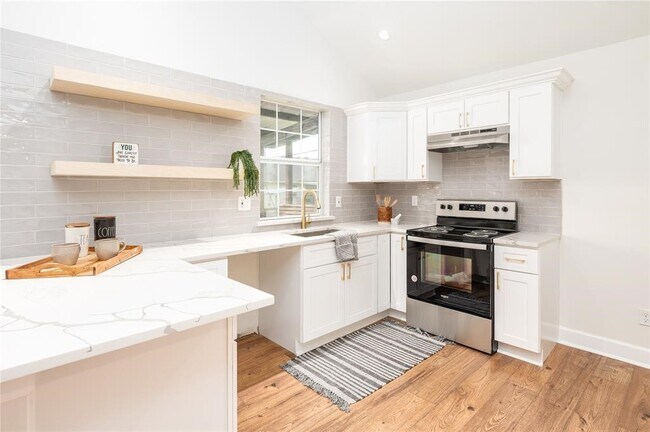 Photo - 426 N Holland St