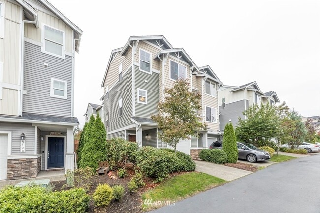 Building Photo - 308 126th Pl SE Unit 1