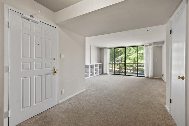 Photo - 40 N Interstate Hwy 35 Unit 2A2