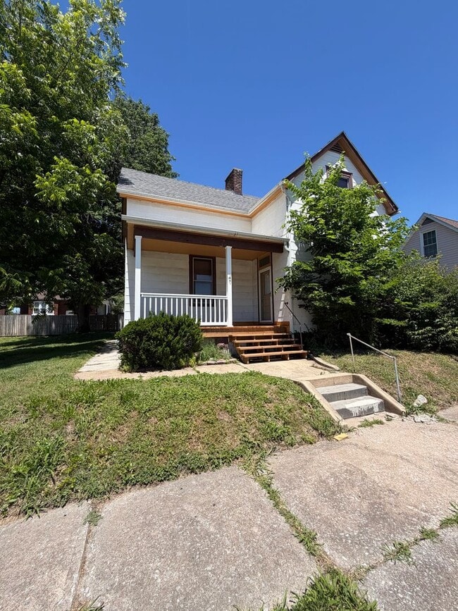 Building Photo - 1305 N Church St Unit B