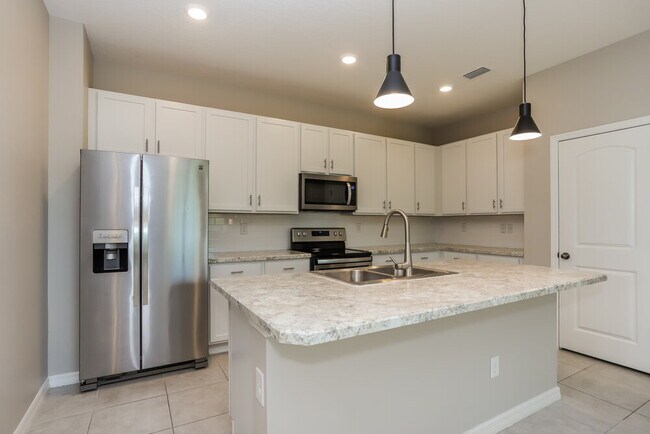 Photo - 11237 Gold Compass St