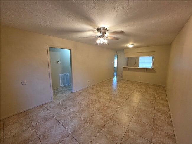 Photo - 1615 Hazelwood St