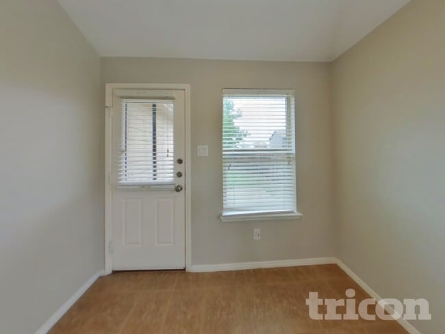 Photo - 9104 Sundance Trail