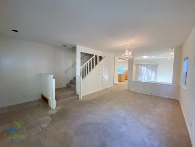 Photo - 855 Jackson St