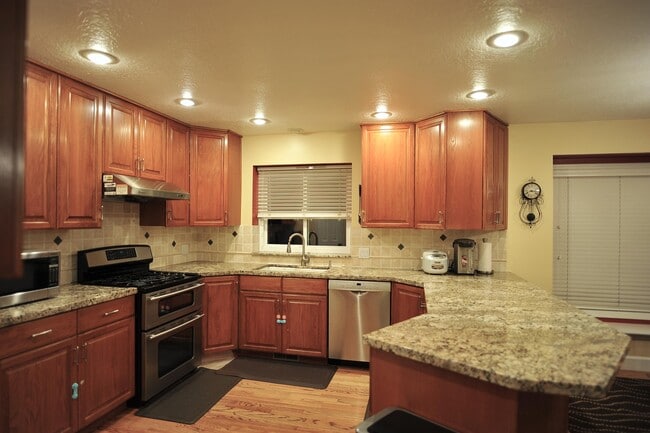 Photo - 6943 Hollow Ridge Rd
