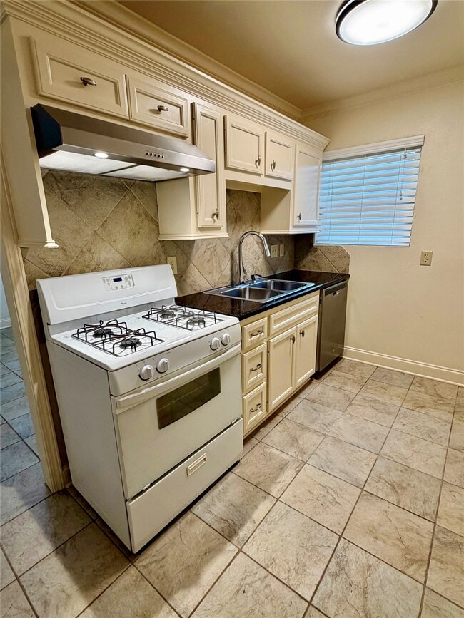 Photo - 2812 Wichita St Unit 13