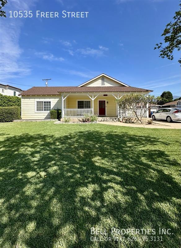 Building Photo - 10535 Freer Ave