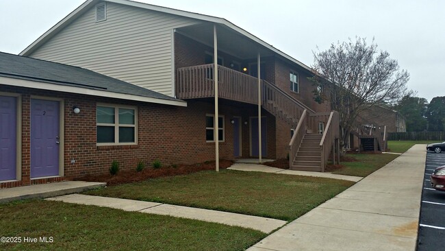 Building Photo - 3030 Adams Blvd Unit 8 Rental