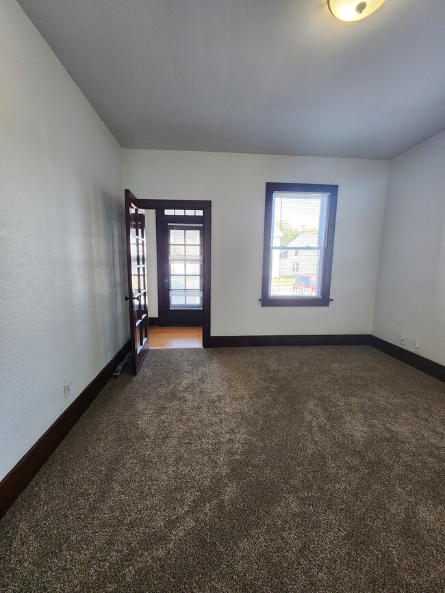 2407 Windsor Ave Unit 1