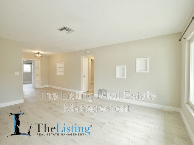 Photo - 83 Griggs Ave