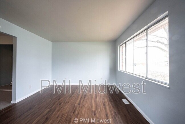 Photo - 2246 N Leland Ave